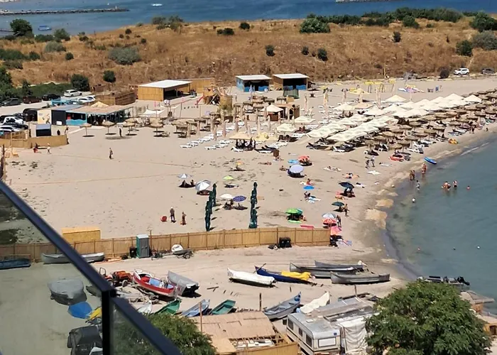 Luxury Beachfront - Quite Area, 100 Sqm