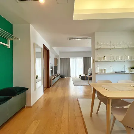 Luxury Beachfront - Quite Area, 100 Sqm Διαμέρισμα