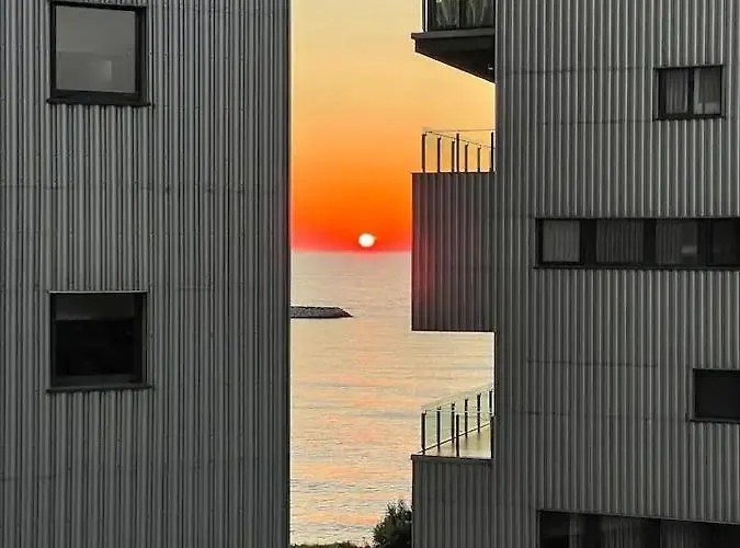 アパート Luxury Beachfront - Quite Area, 100 Sqm コンスタンツァ